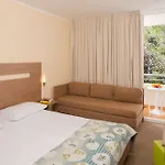 Miramar Sunny By Valamar Hotel