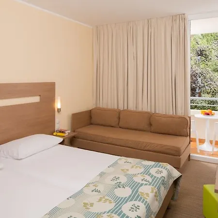 Miramar Sunny By Valamar Hotel
