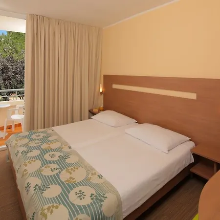 Miramar Sunny By Valamar 호텔 3*