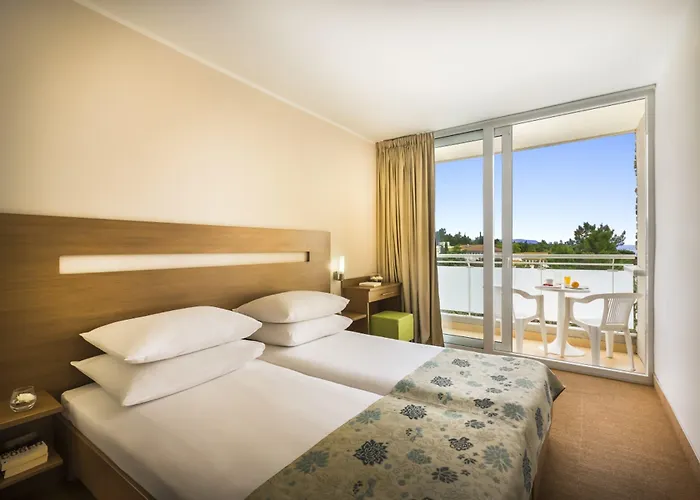 酒店 Miramar Sunny By Valamar 3*
